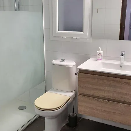 Haus Mit Gemeinschaftsbadewanne In Torroella Montgri *